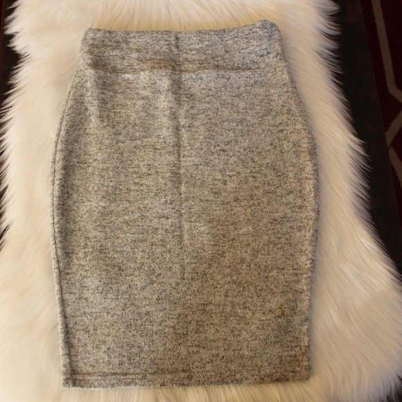 Nude, pencil skirt and long sleeve Asymmetrical neckline crop top set - Picture 6 of 10